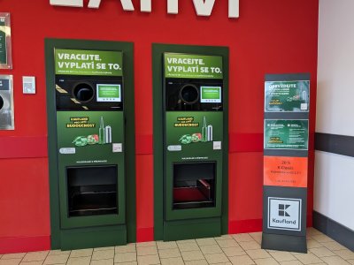 Automat na výkup PET lahví a plechovek