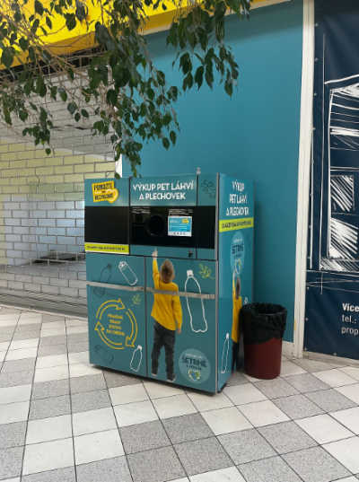 Automat na výkup PET lahví a plechovek