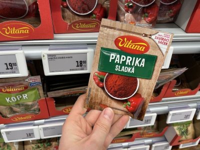Mletá paprika v supermarketu