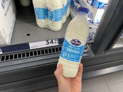Mléko v supermarketu