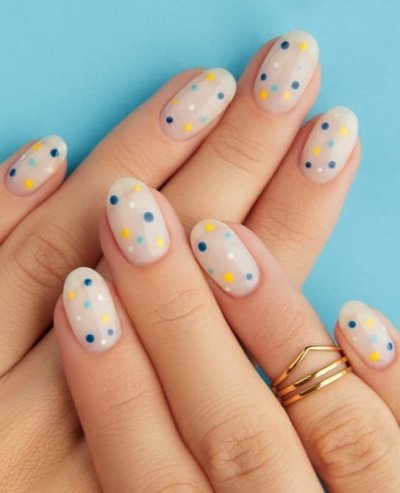 Puntíkované nehty