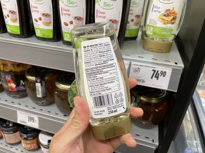 Zadní strana sirupu