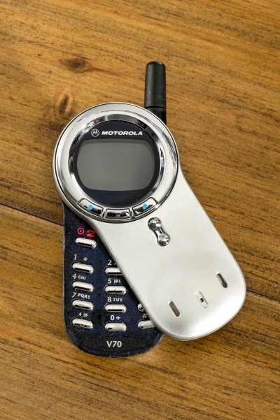 Motorola V70