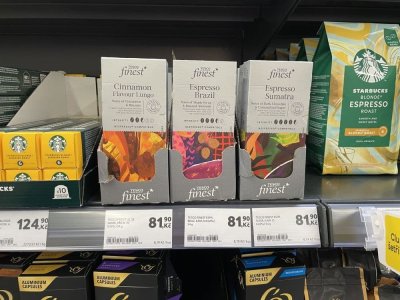 Kávové kapsle v supermarketu