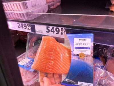 Balený losos v supermarketu