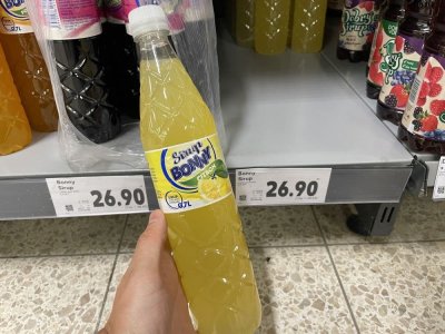 Ovocné sirupy v supermarketu