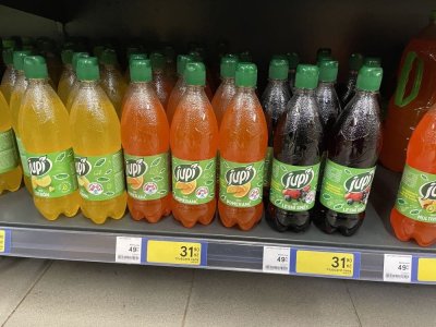 Ovocné sirupy v supermarketu