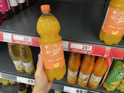 Ovocné sirupy v supermarketu