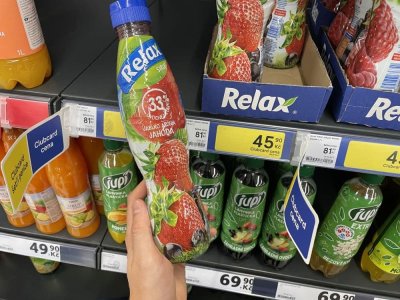 Ovocné sirupy v supermarketu