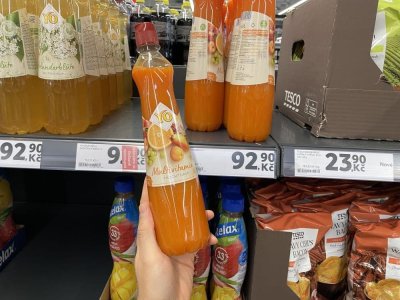 Ovocné sirupy v supermarketu
