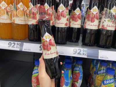 Ovocné sirupy v supermarketu