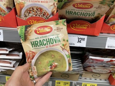 Polévka v sáčku v rukou