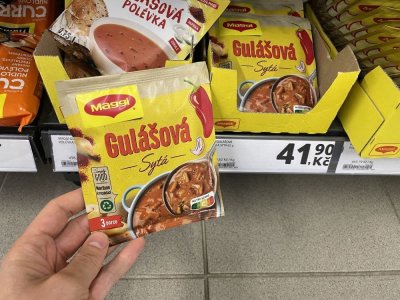 Polévka v sáčku v rukou