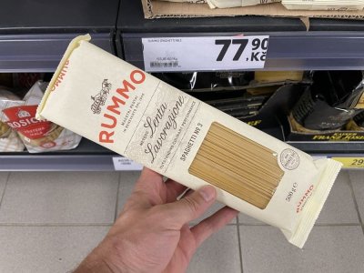 Špagety v supermarketu