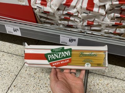 Špagety v supermarketu