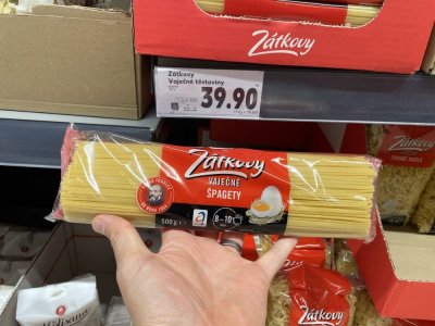 Špagety v supermarketu