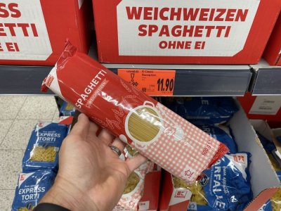 Špagety v supermarketu