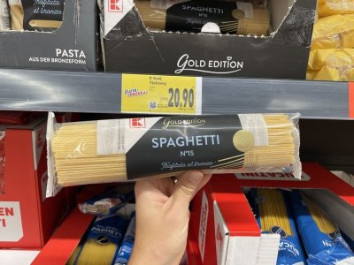 Špagety v supermarketu