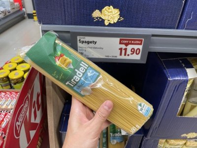 Špagety v supermarketu