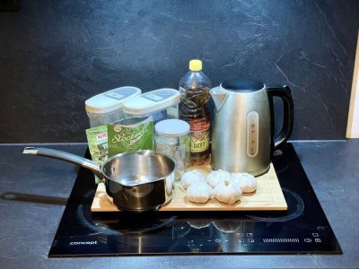 Ingredience na přípravu nakládaného česneku
