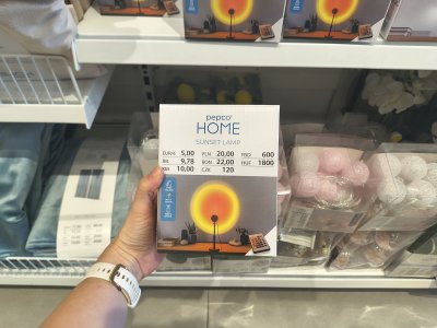 Lampa imitující slunce