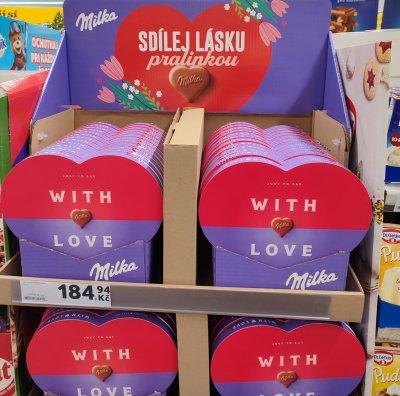 Bonboniéra Milka with Love ve tvaru srdce