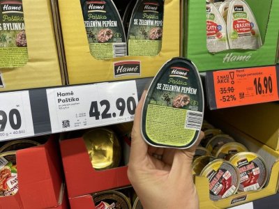 Paštika v rukou