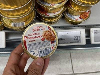 Paštika v rukou