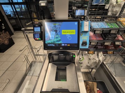 Samoobslužná pokladna s chytrou technologií
