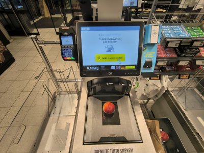 Samoobslužná pokladna s chytrou technologií