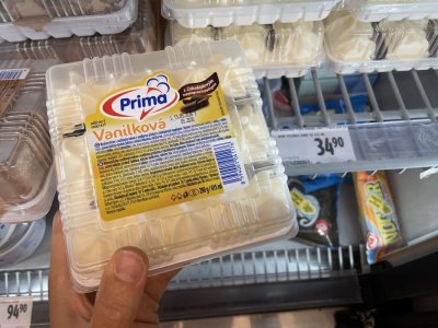 Vanilková zmrzlina v supermarketu