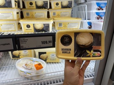 Vanilková zmrzlina v supermarketu