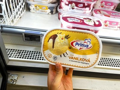 Vanilková zmrzlina v supermarketu