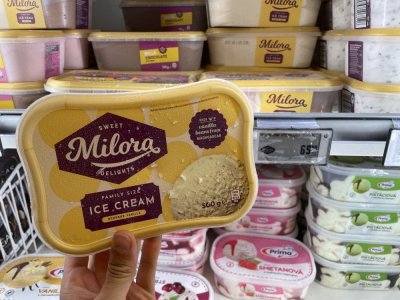 Vanilková zmrzlina v supermarketu