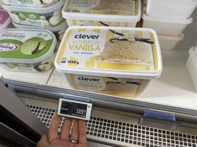 Vanilková zmrzlina v supermarketu