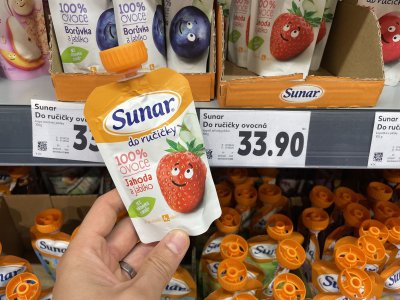 Ovocná kapsička v supermarketu