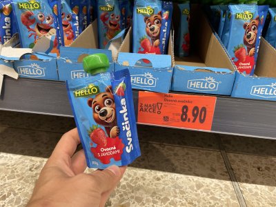 Ovocná kapsička v supermarketu