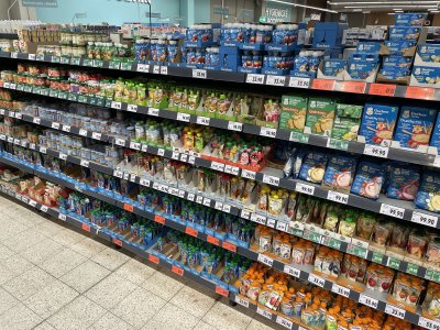 Ovocné kapsičky v supermarketu