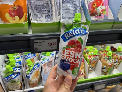 Ovocná kapsička v supermarketu
