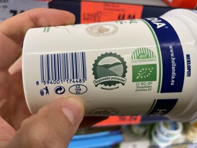 Jogurt v supermarketu