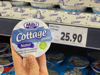 Cottage sýr v supermarketu