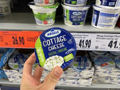 Cottage sýr v supermarketu