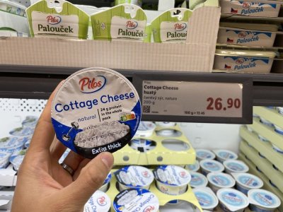 Cottage sýr v supermarketu