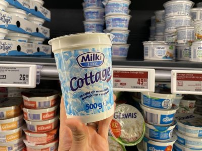 Cottage sýr v supermarketu