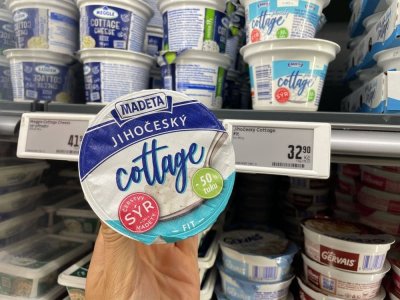 Cottage sýr v supermarketu
