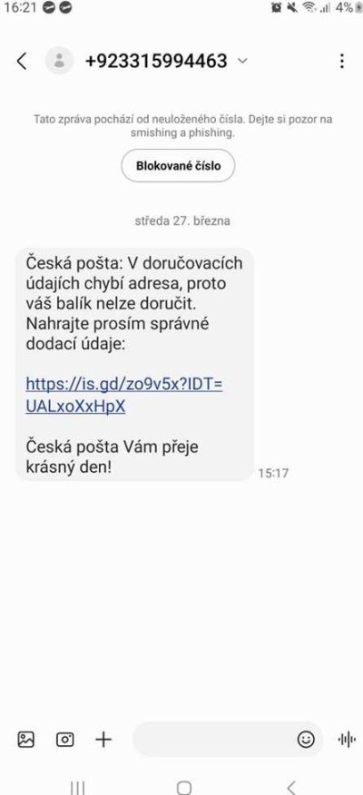 Podvodná SMS z České pošty, která upozorňuje na falešný balíček.
