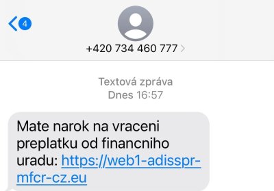 Podvodná SMS z finančního úřadu, která upozorňuje na přeplatek daní.