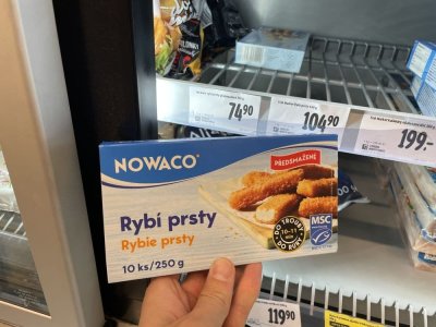 Balené rybí prsty v supermarketu