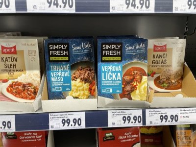 Vepřová líčka, katův šleh a kančí guláš v supermarketu