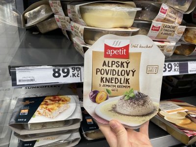 Alpský povidlový knedlík v supermarketu